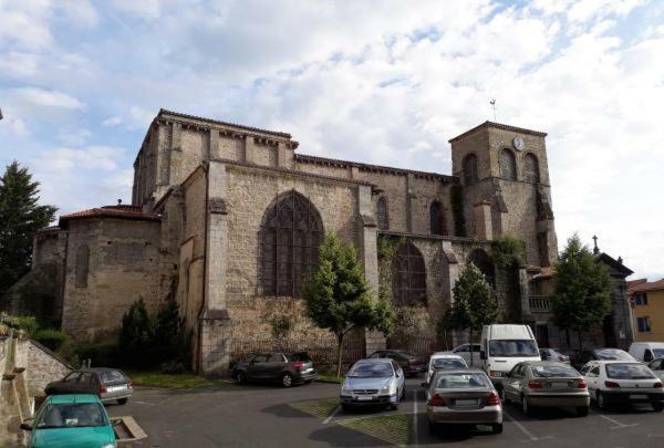 Le Medieval Thiers Esterno foto