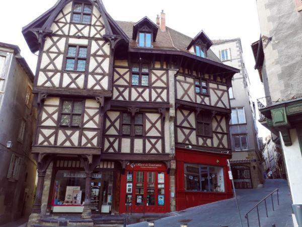 Le Medieval Thiers Esterno foto